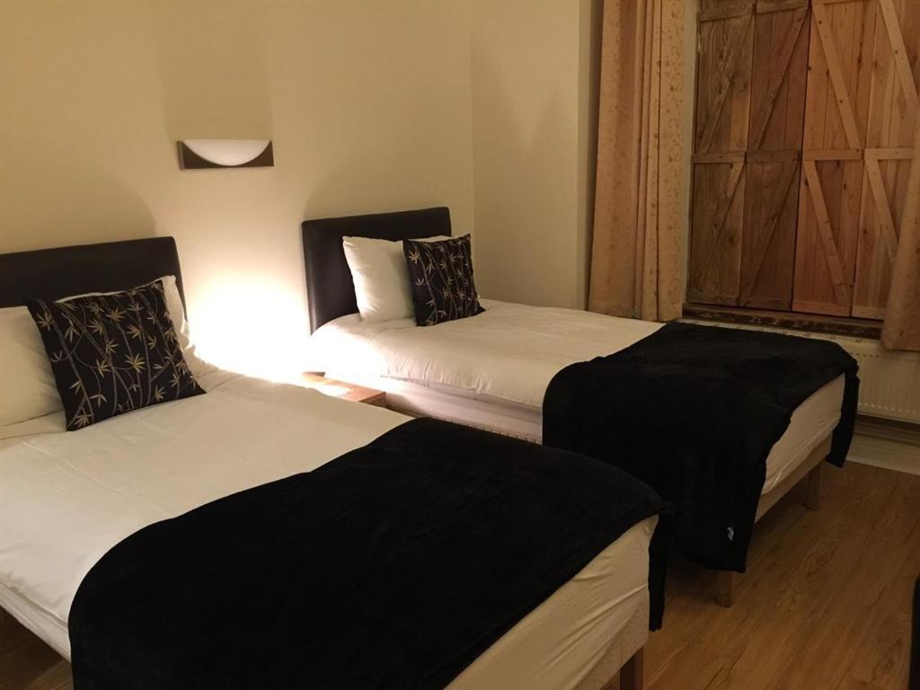 The Old Star Bed & Breakfast Winterbourne Bilik gambar